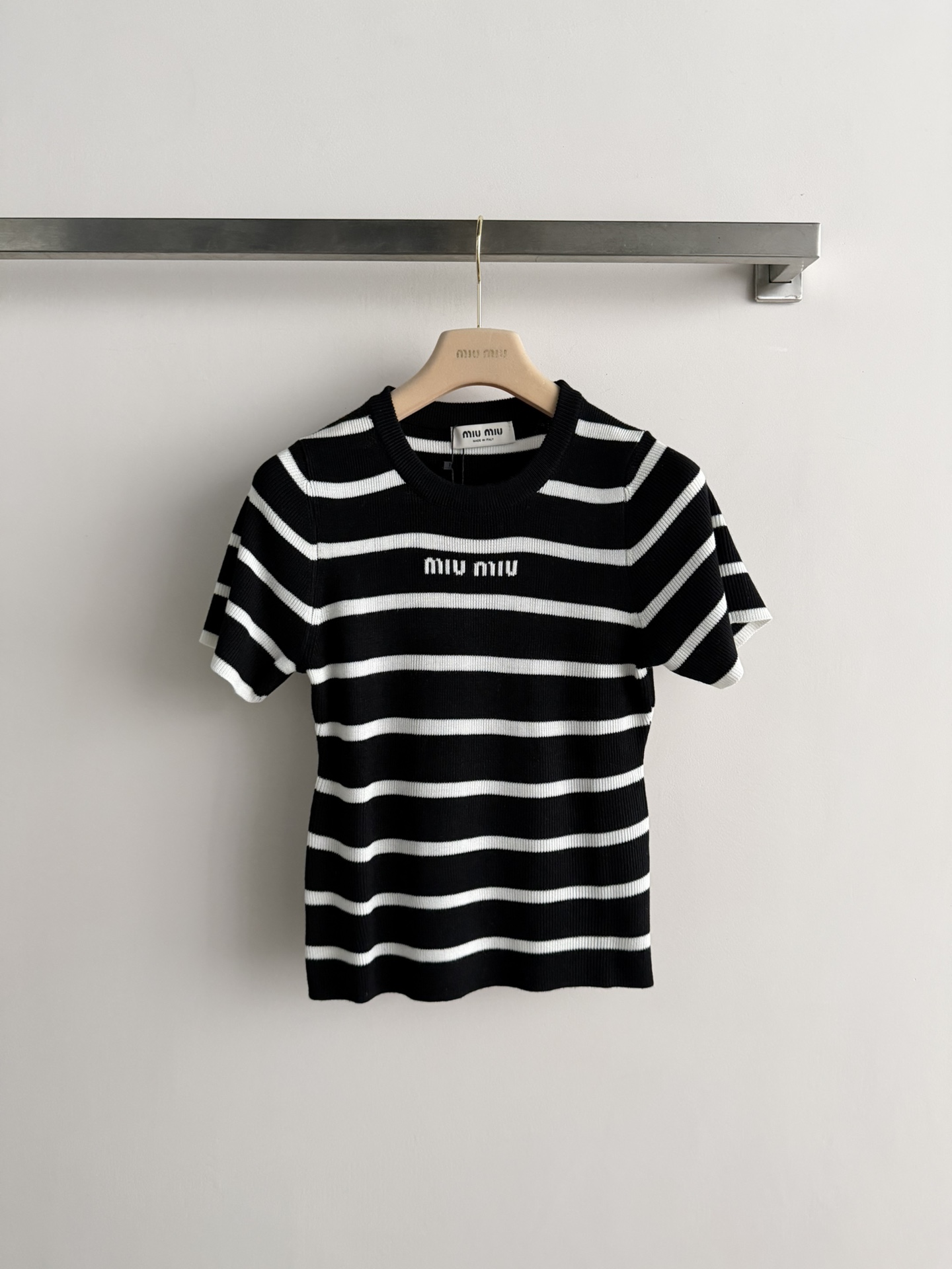 Women's short sleeves